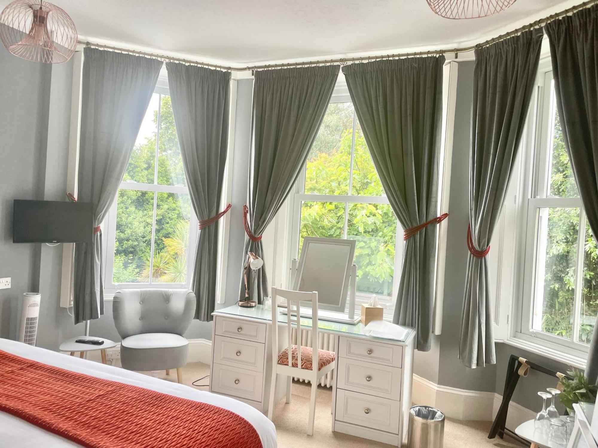 Carlton Court Bed & Breakfast Торки Екстериор снимка