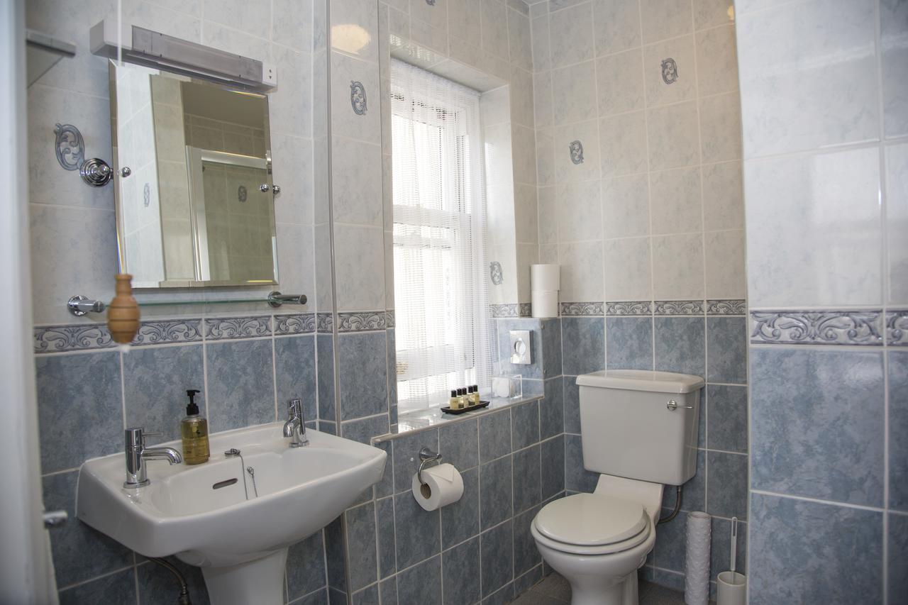 Carlton Court Bed & Breakfast Торки Екстериор снимка