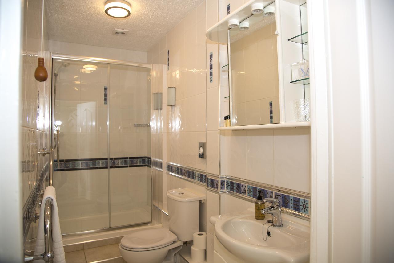 Carlton Court Bed & Breakfast Торки Екстериор снимка